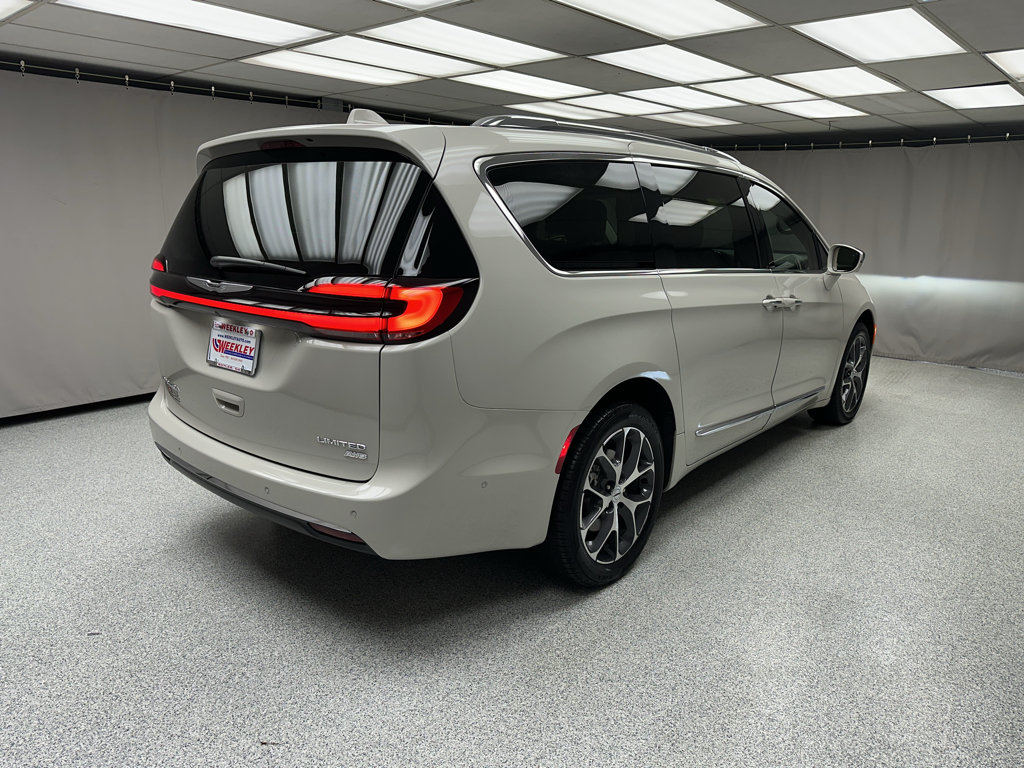 Used 2021 Chrysler Pacifica Limited w/ Premium & Safety Sphere Group AWD/4WD image 12