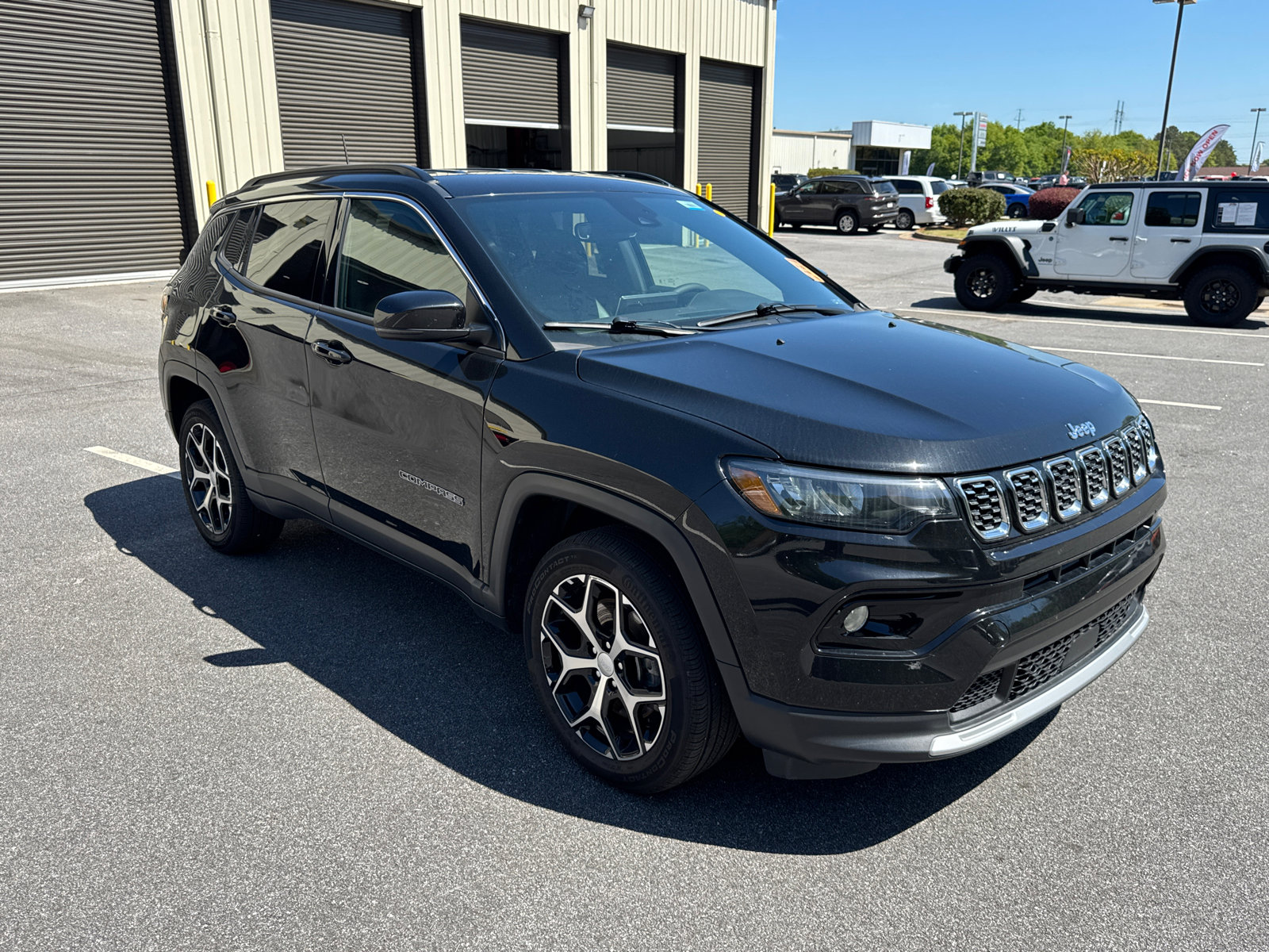 Used 2024 Jeep Compass Limited image 3