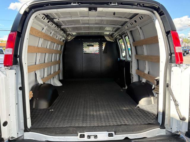 Used 2025 Chevrolet Express 2500 w/ Driver Convenience Package RWD image 7