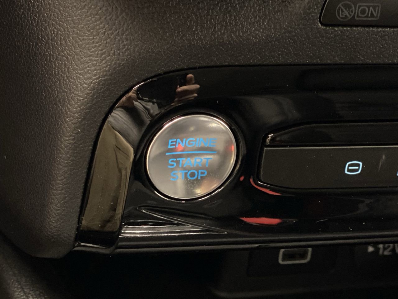 New 2024 Ford Escape SE FWD image 20