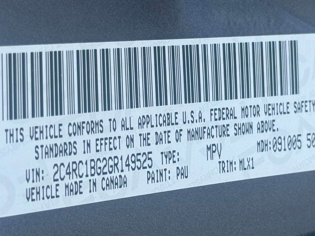 Used 2016 Chrysler Town & Country Touring w/ Driver Convenience Group image 39