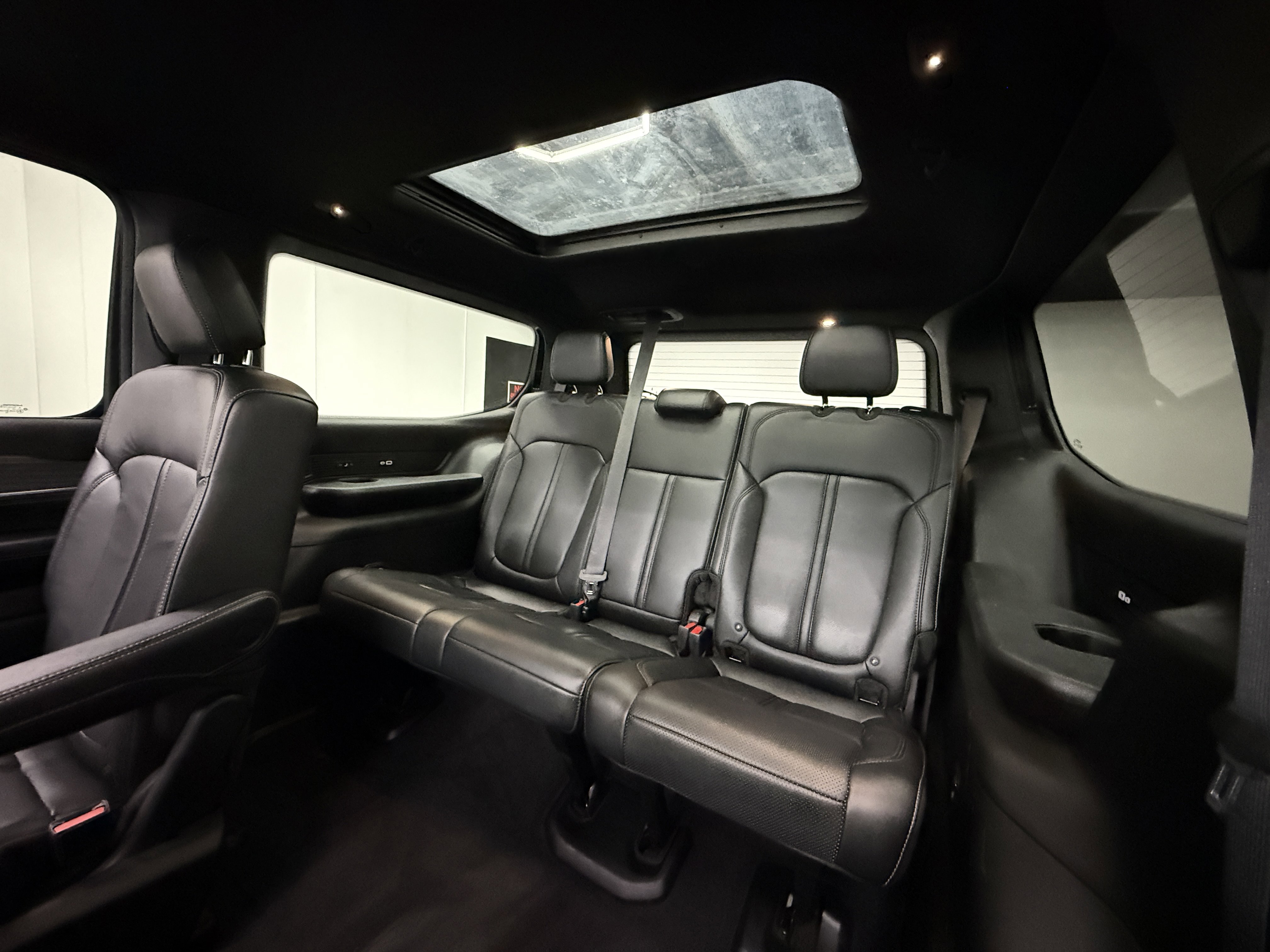 Used 2023 Jeep Wagoneer Series II w/ Convenience Group I image 23