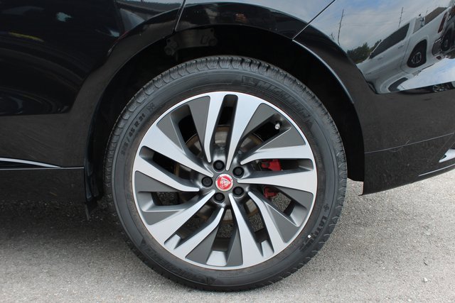Used 2022 Jaguar F-PACE S image 40