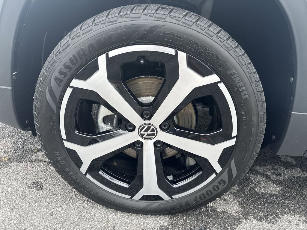 New 2025 Volkswagen Taos SEL AWD/4WD image 8