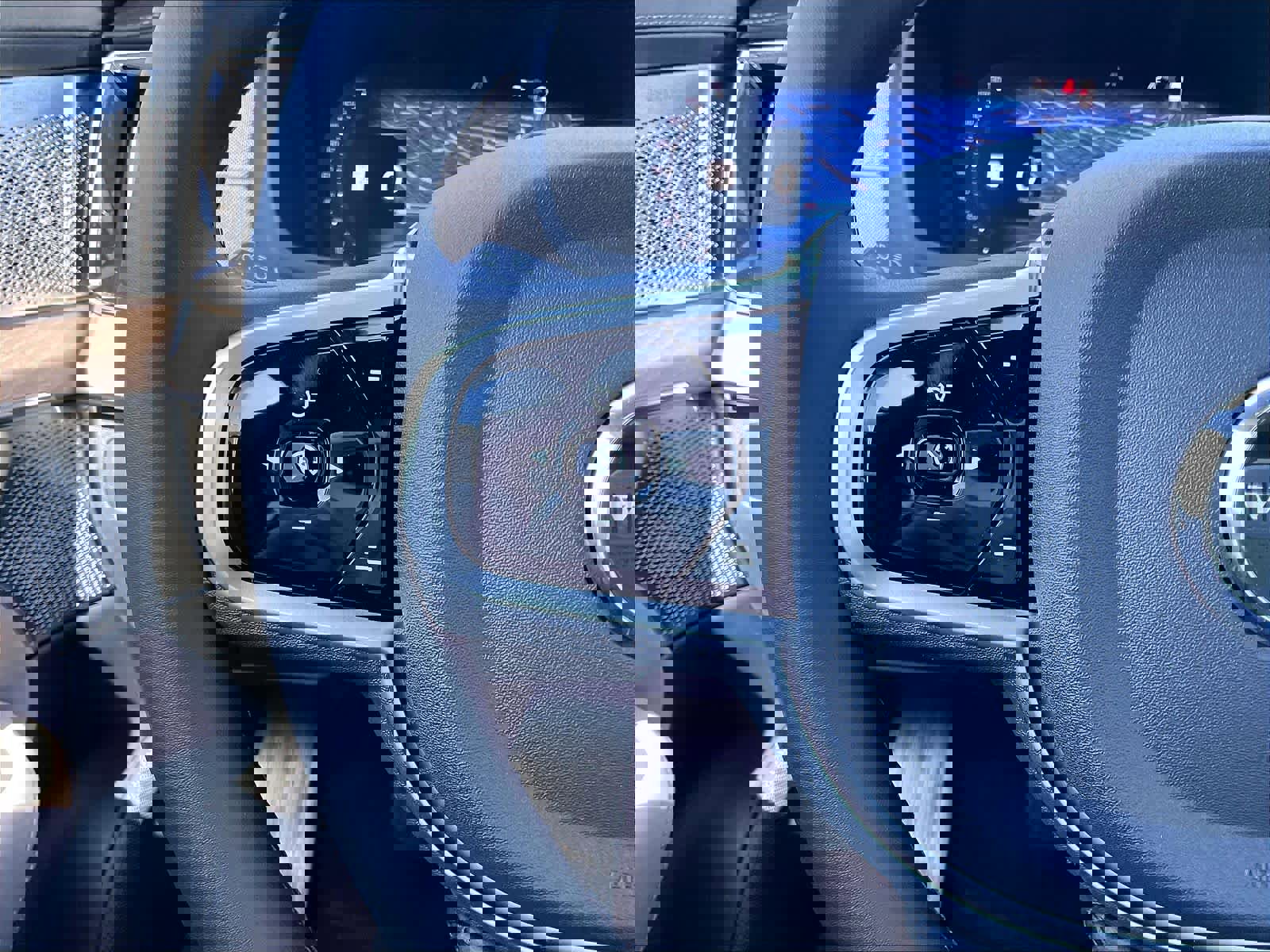 New 2026 Volvo XC90 T8 Ultra w/ Lounge Package image 17