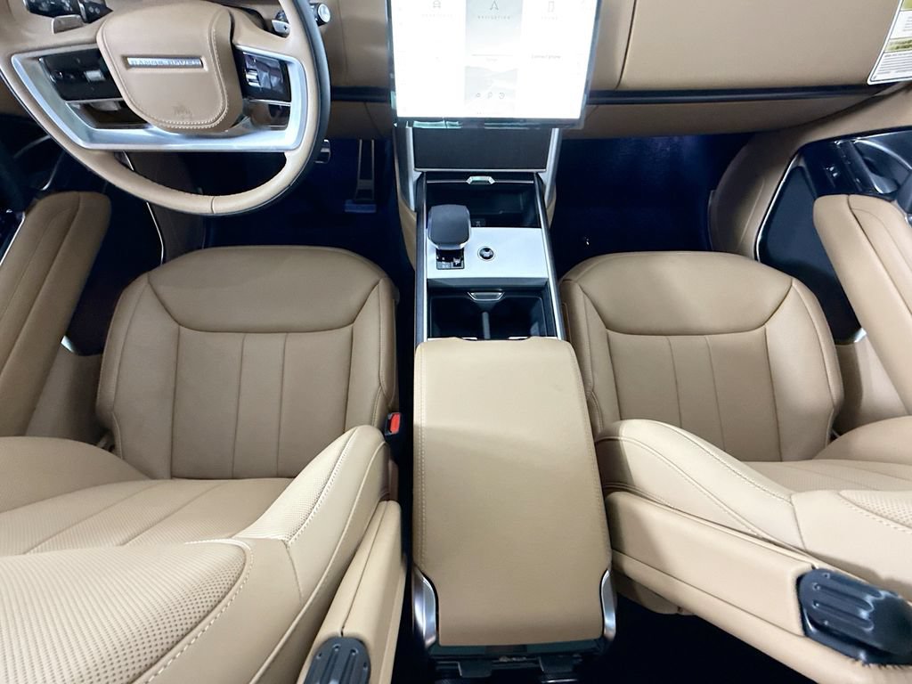 New 2026 Land Rover Range Rover Long Wheelbase SE AWD/4WD image 16