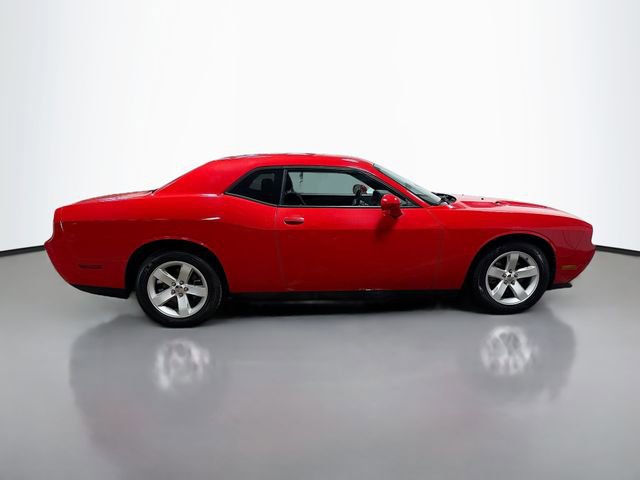 Used 2014 Dodge Challenger SXT RWD image 6