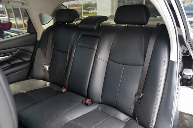Used 2018 INFINITI Q70 L 3.7 AWD/4WD image 12