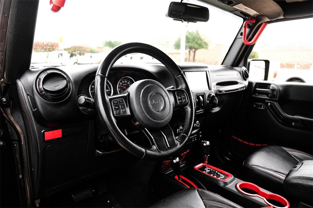 Used 2017 Jeep Wrangler Unlimited Rubicon image 2