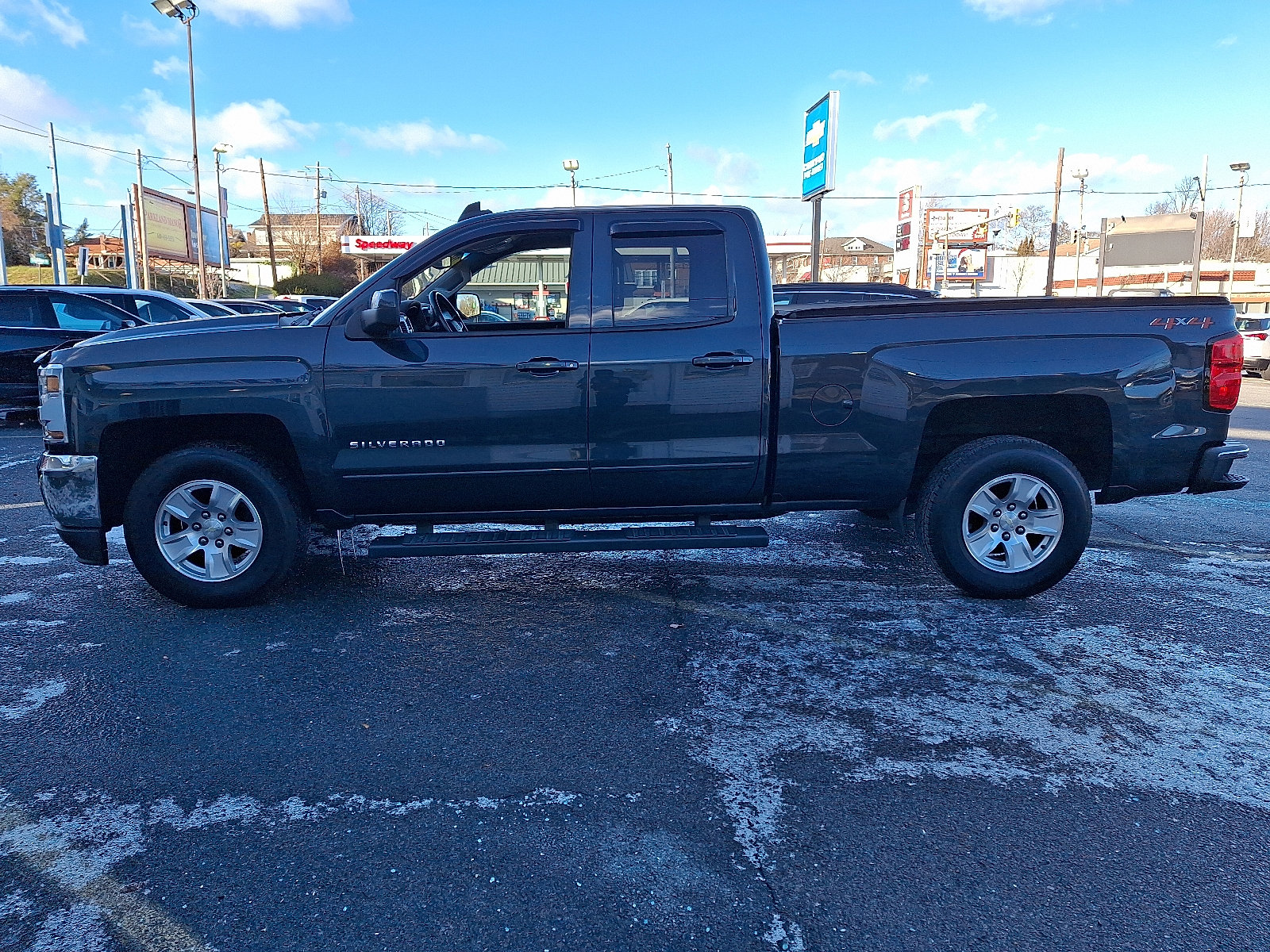 Used 2018 Chevrolet Silverado 1500 LT w/ All Star Edition image 2