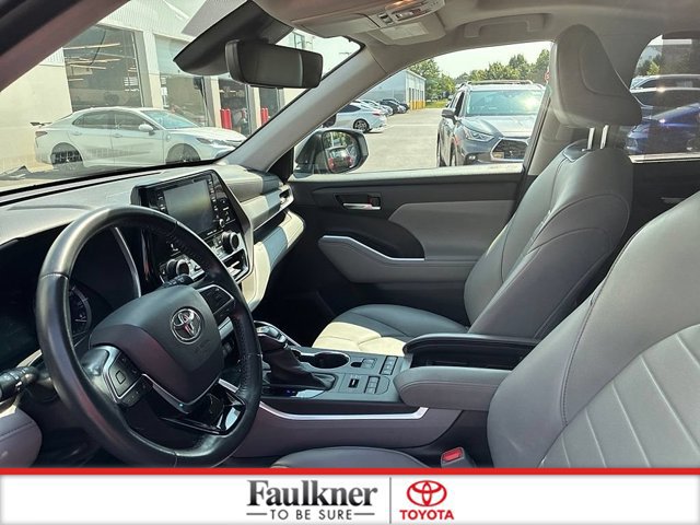 Certified 2020 Toyota Highlander XLE AWD/4WD image 28