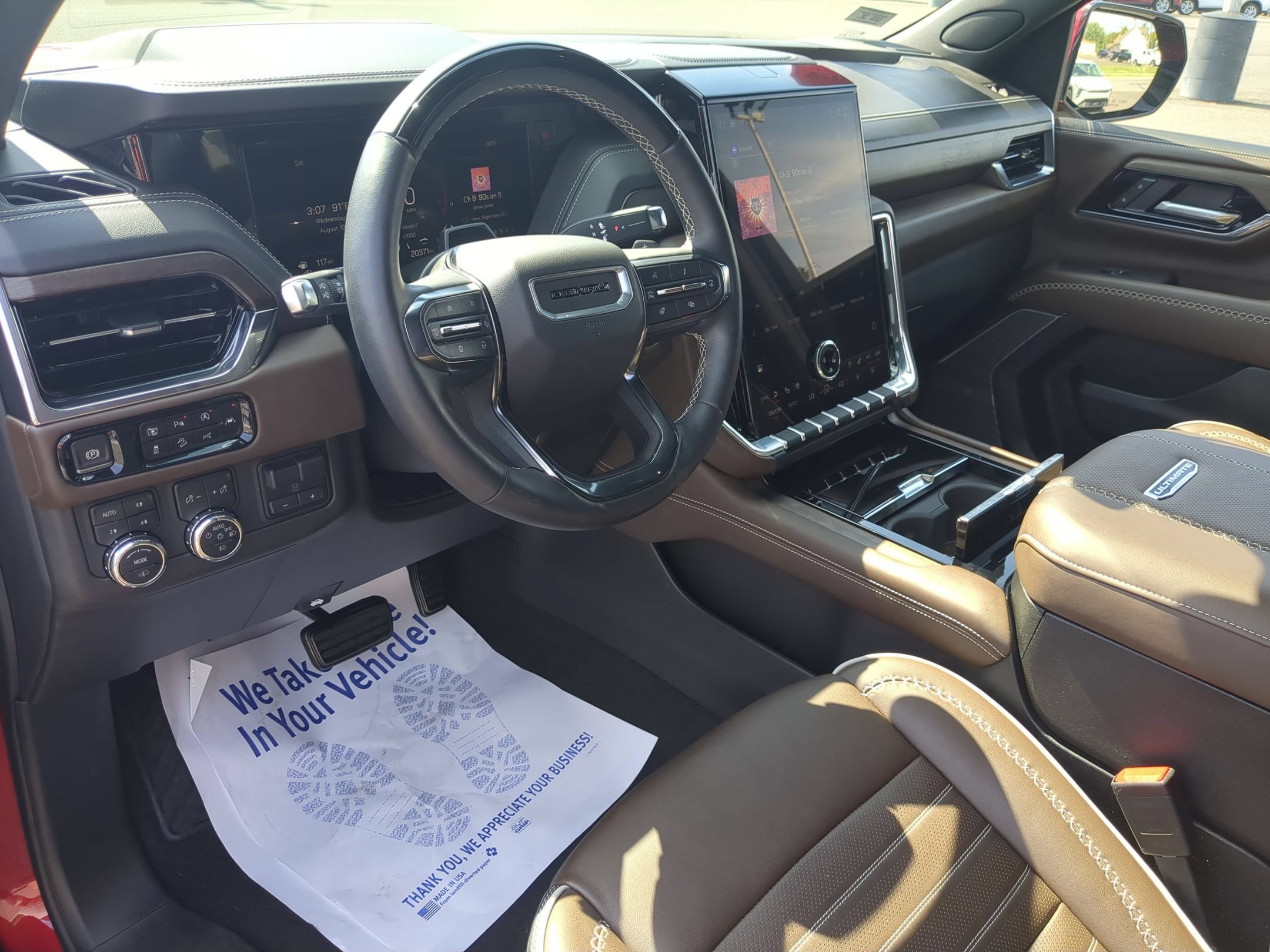 Certified 2025 GMC Yukon XL Denali Ultimate AWD/4WD image 9