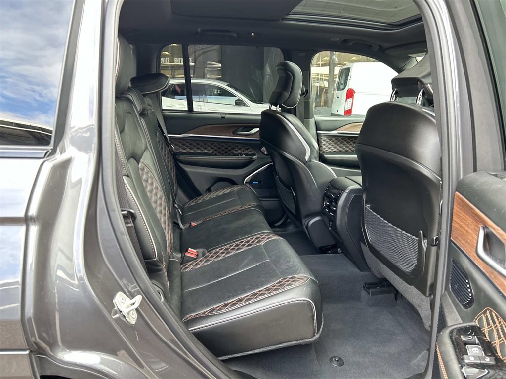 Used 2023 Jeep Grand Cherokee Summit w/ High Altitude Package image 16