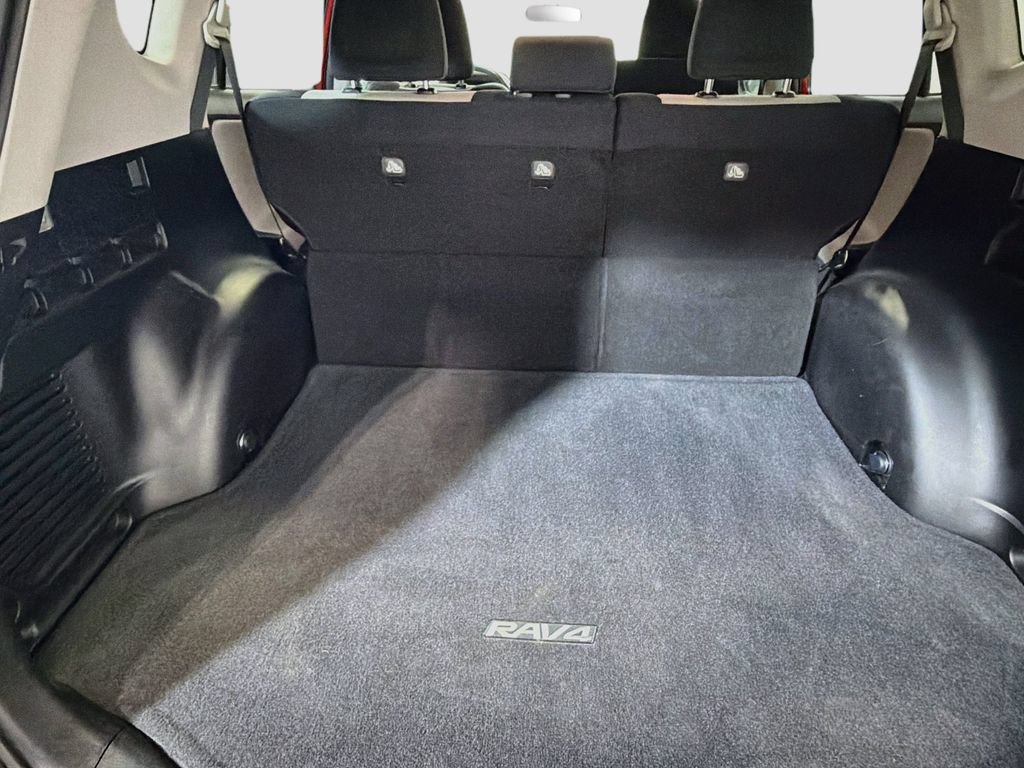 Used 2016 Toyota RAV4 XLE AWD/4WD image 26