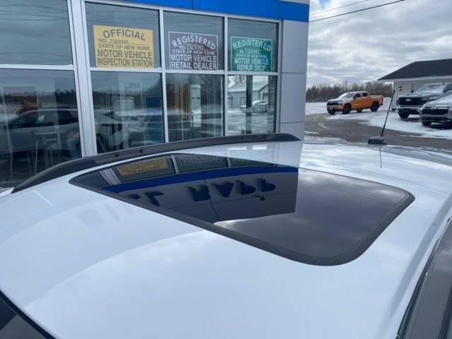 Used 2025 Chevrolet Trax ACTIV w/ Sunroof Package image 7