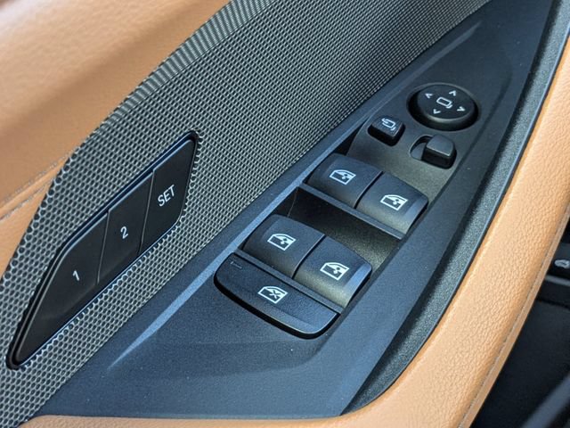 Used 2025 BMW M440i RWD image 24