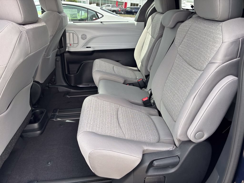 New 2026 Toyota Sienna LE FWD image 26