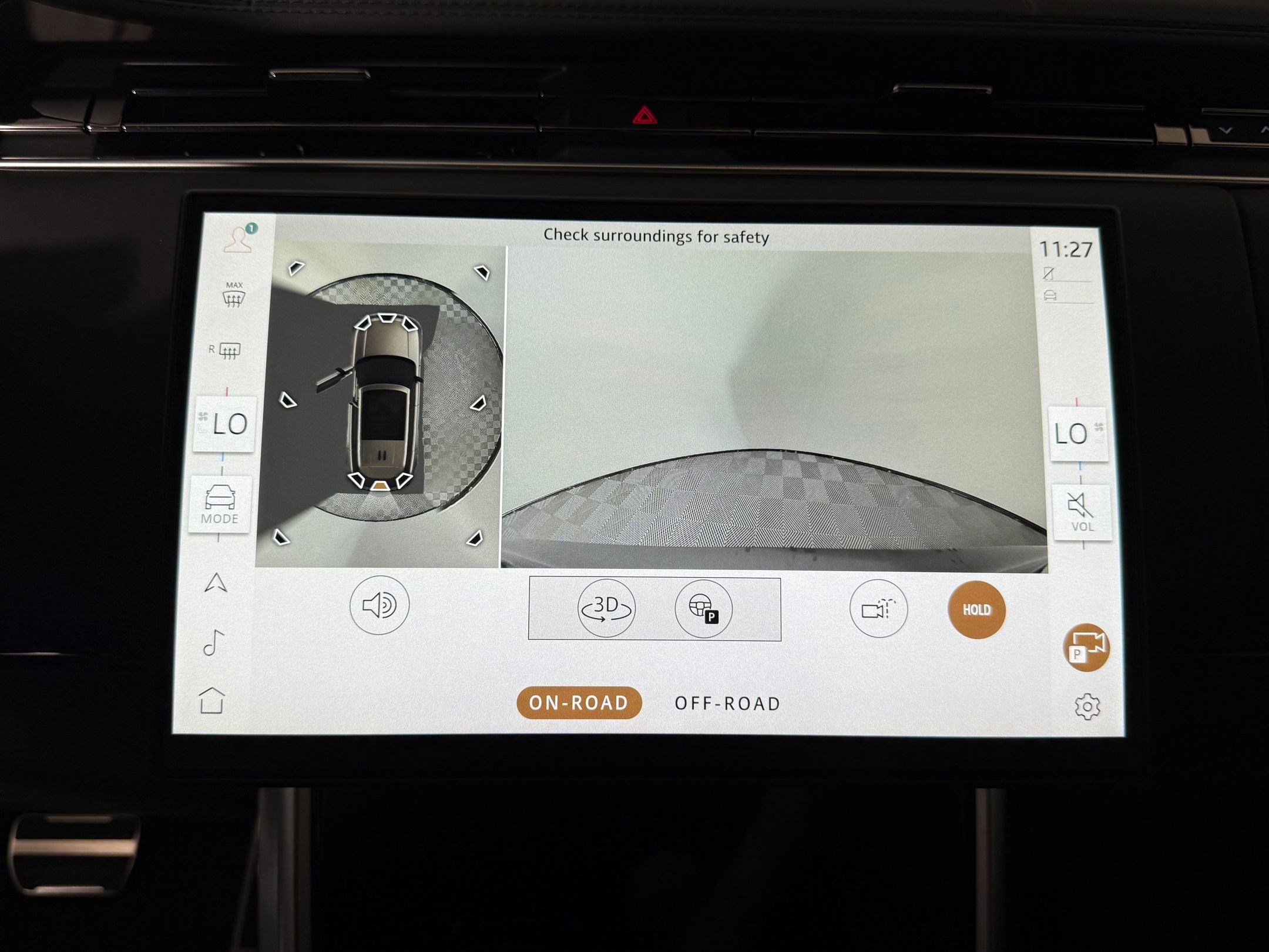 New 2026 Land Rover Range Rover Long Wheelbase SE image 25