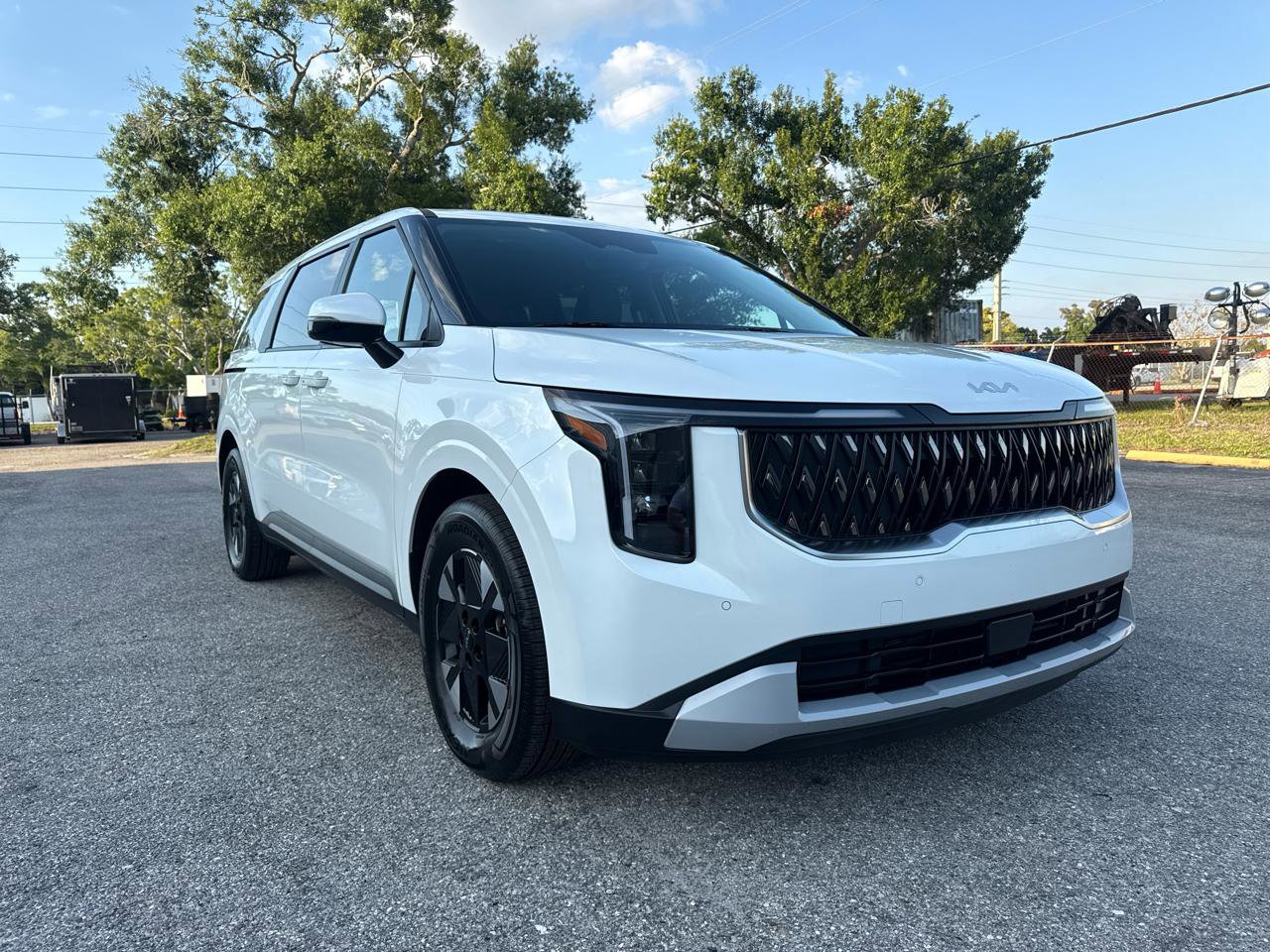 Used 2026 Kia Carnival LXS image 11