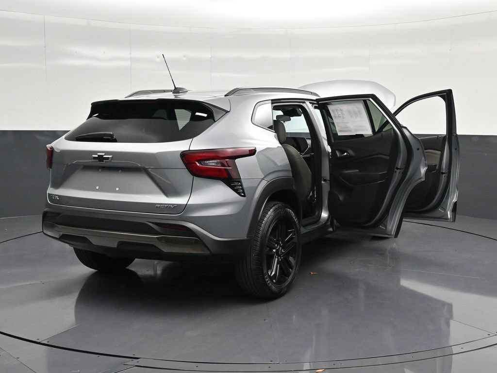 Used 2026 Chevrolet Trax ACTIV FWD image 35
