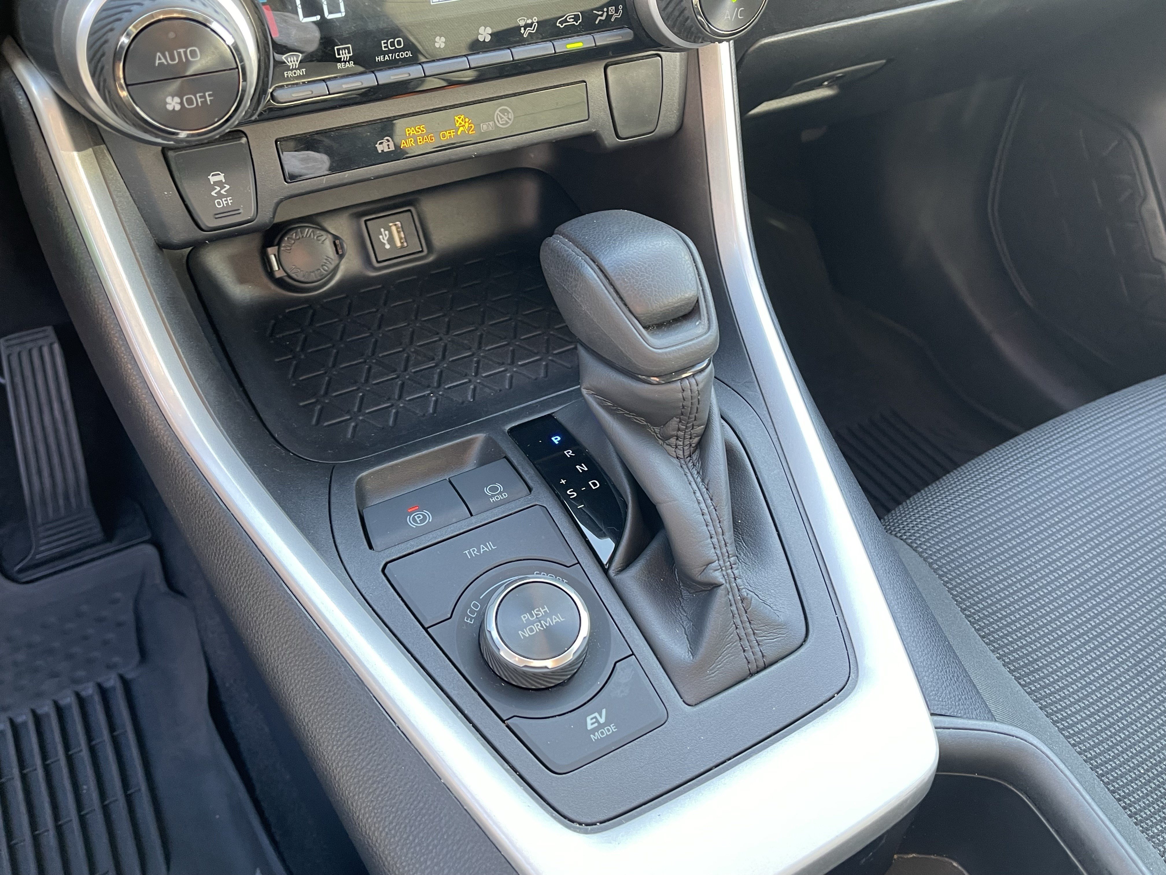 Certified 2024 Toyota RAV4 LE AWD/4WD image 22