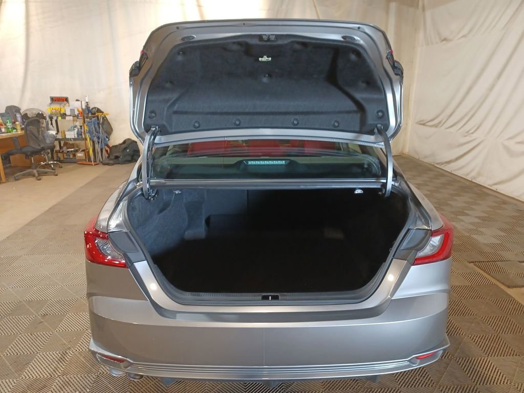 Used 2025 Toyota Camry XSE FWD image 21