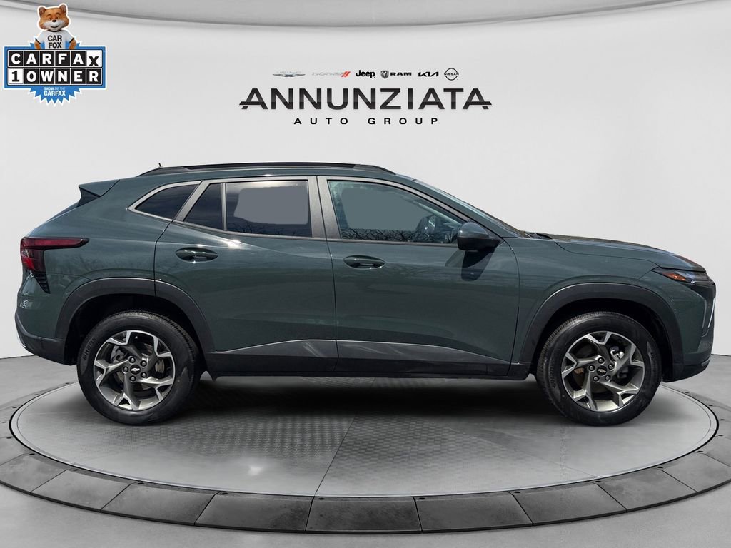 Used 2025 Chevrolet Trax LT FWD image 6