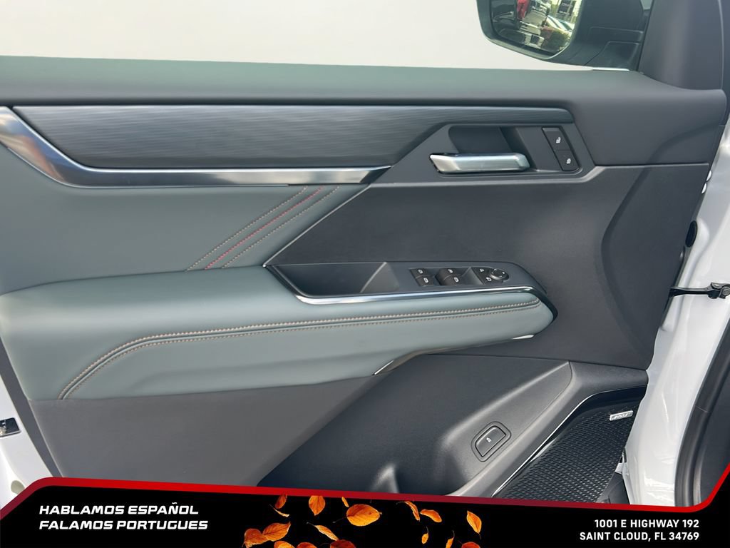 New 2026 GMC Acadia AT4 w/ Luxury Package AWD/4WD image 10
