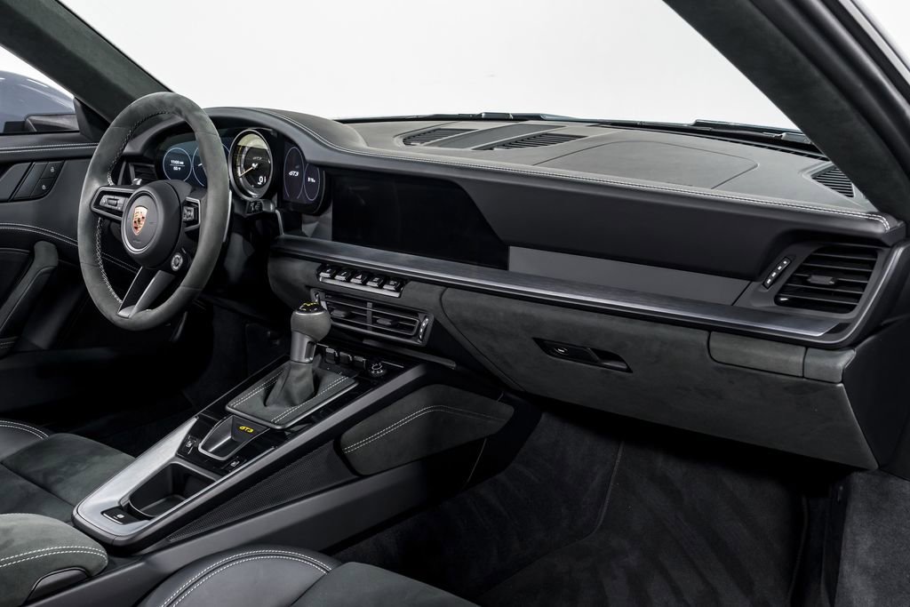 Used 2024 Porsche 911 GT3 RWD image 32
