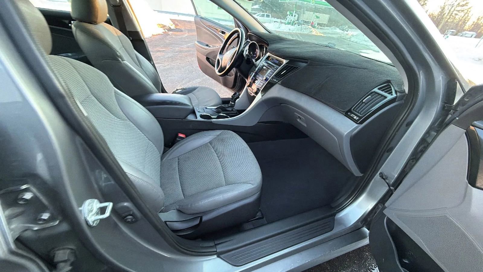 Used 2014 Hyundai Sonata SE image 47