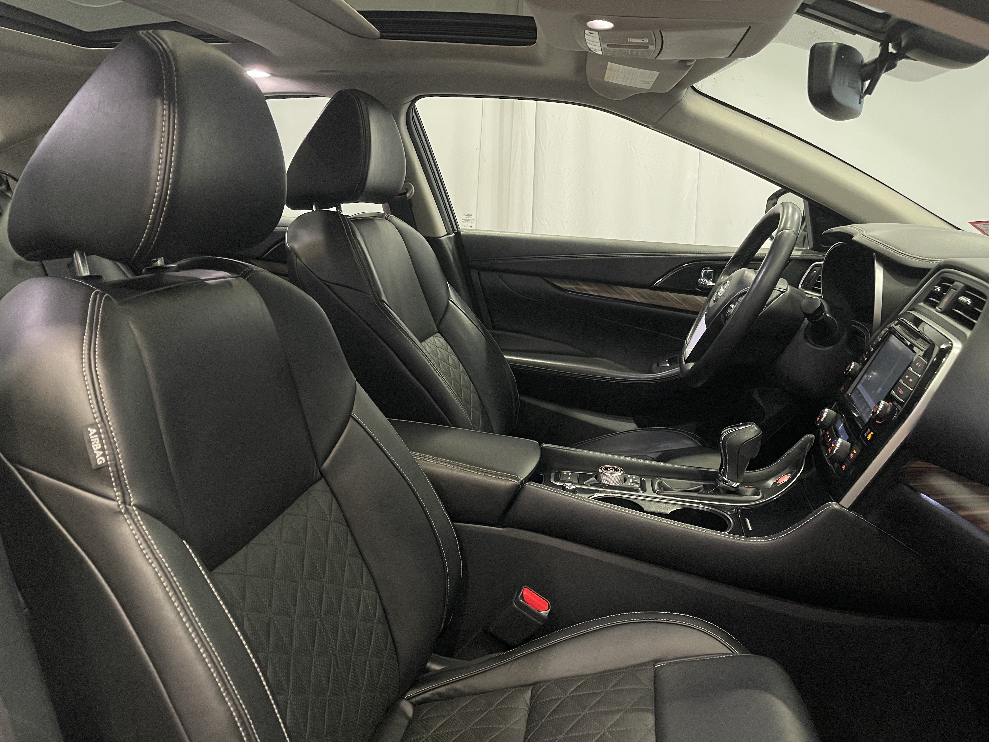 Used 2017 Nissan Maxima Platinum FWD image 15