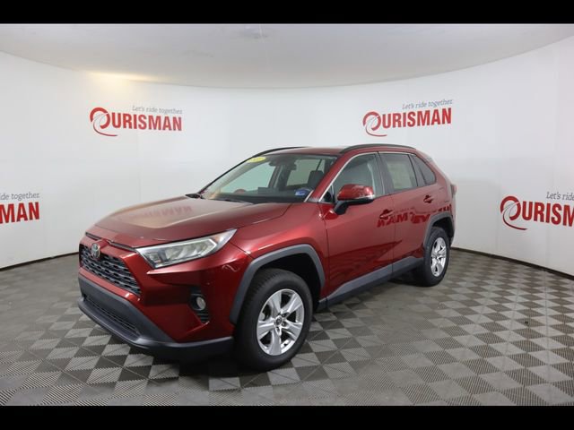 Used 2021 Toyota RAV4 XLE w/ Convenience Package image 4