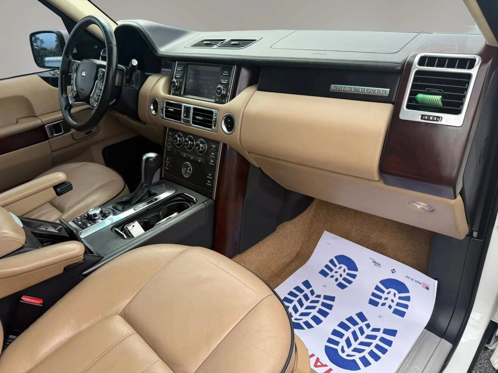 Used 2011 Land Rover Range Rover HSE AWD/4WD image 16
