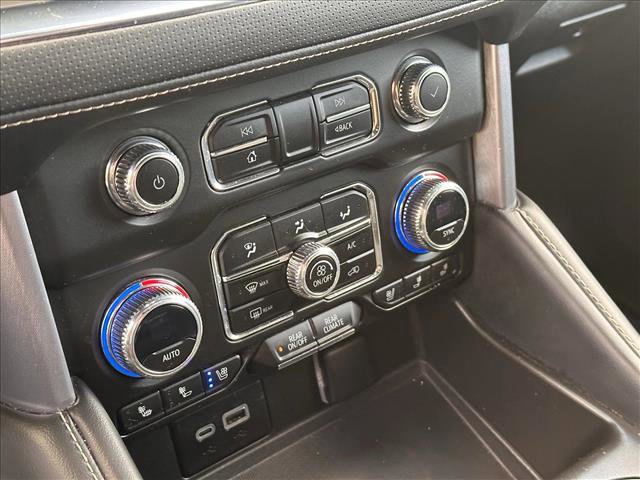 Used 2023 GMC Yukon XL SLT image 15