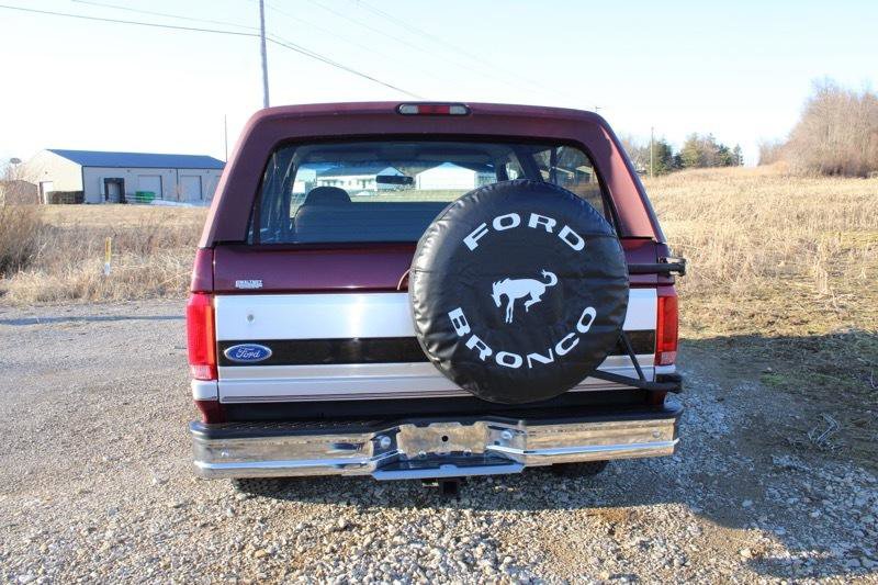 Used 1996 Ford Bronco XLT image 7
