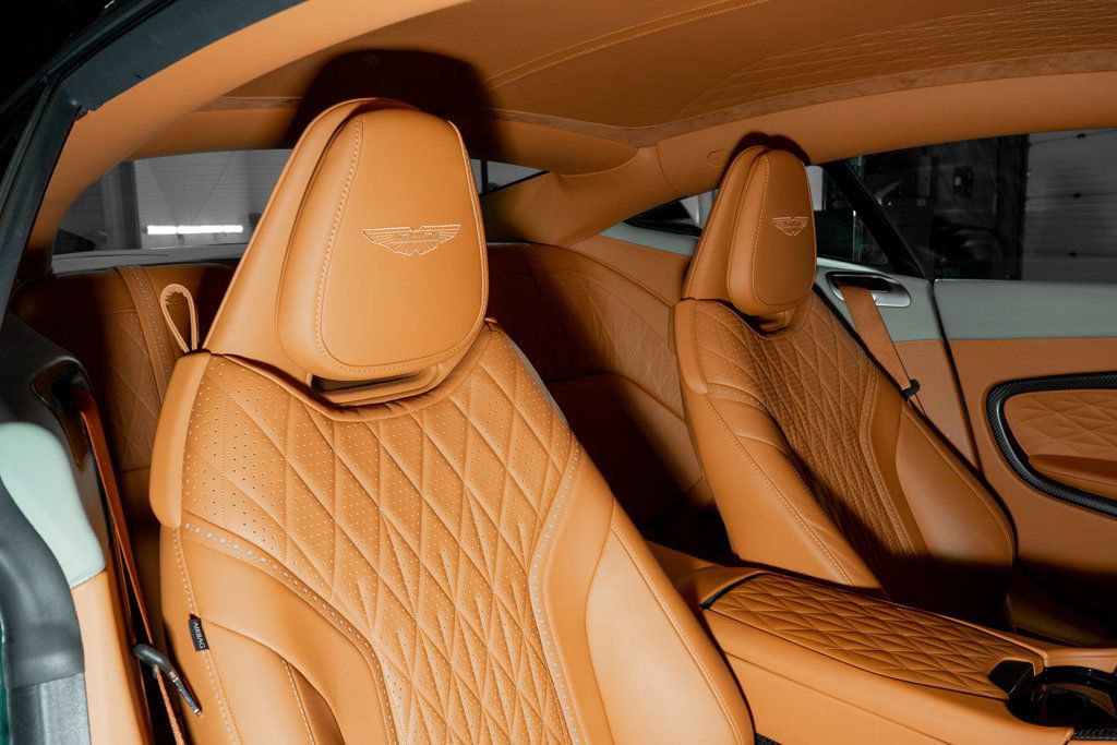 Used 2024 Aston Martin DB12 Coupe image 22