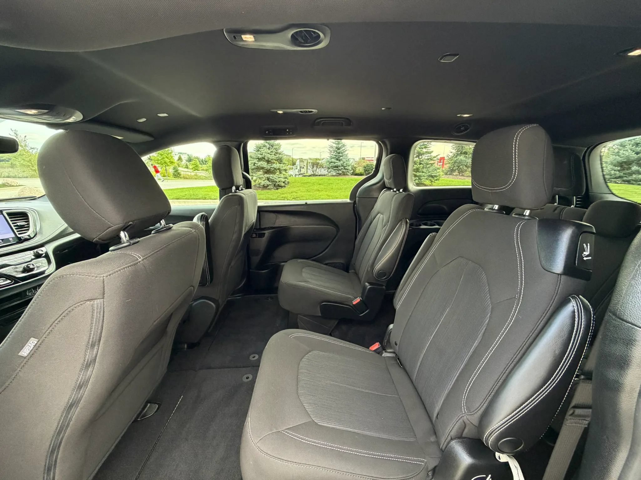 Used 2021 Chrysler Pacifica Touring w/ S Appearance Package FWD image 17