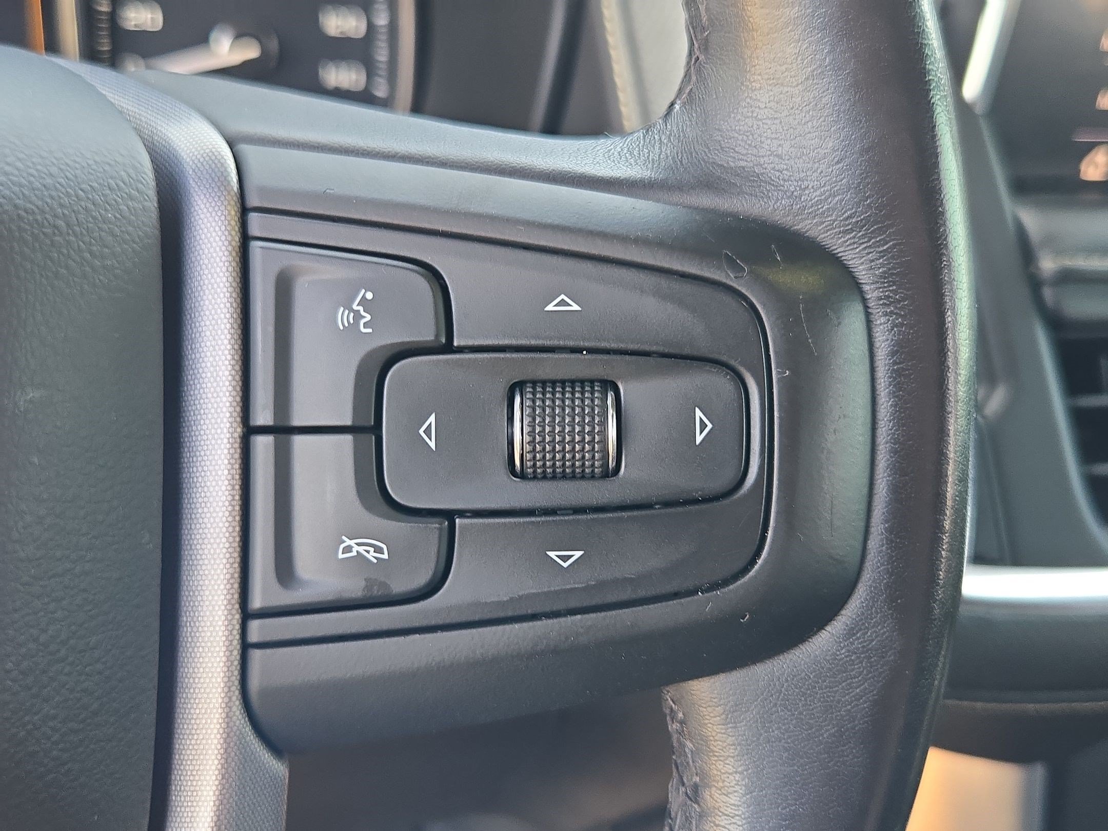 Used 2021 GMC Yukon XL SLT RWD image 18