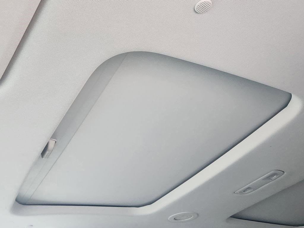 Used 2020 Chevrolet Traverse Premier w/ LPO, Black Accent Package image 16