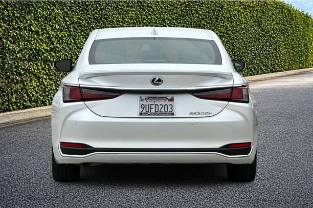 Used 2025 Lexus ES 300h w/ Premium Package FWD image 5
