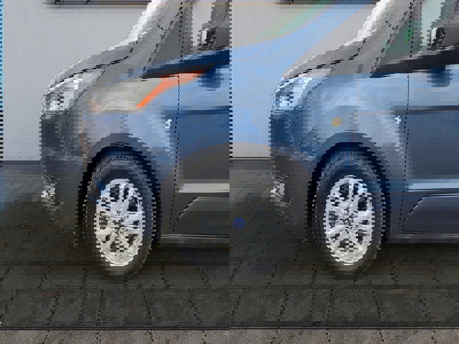 Used 2019 Ford Transit Connect XLT image 26