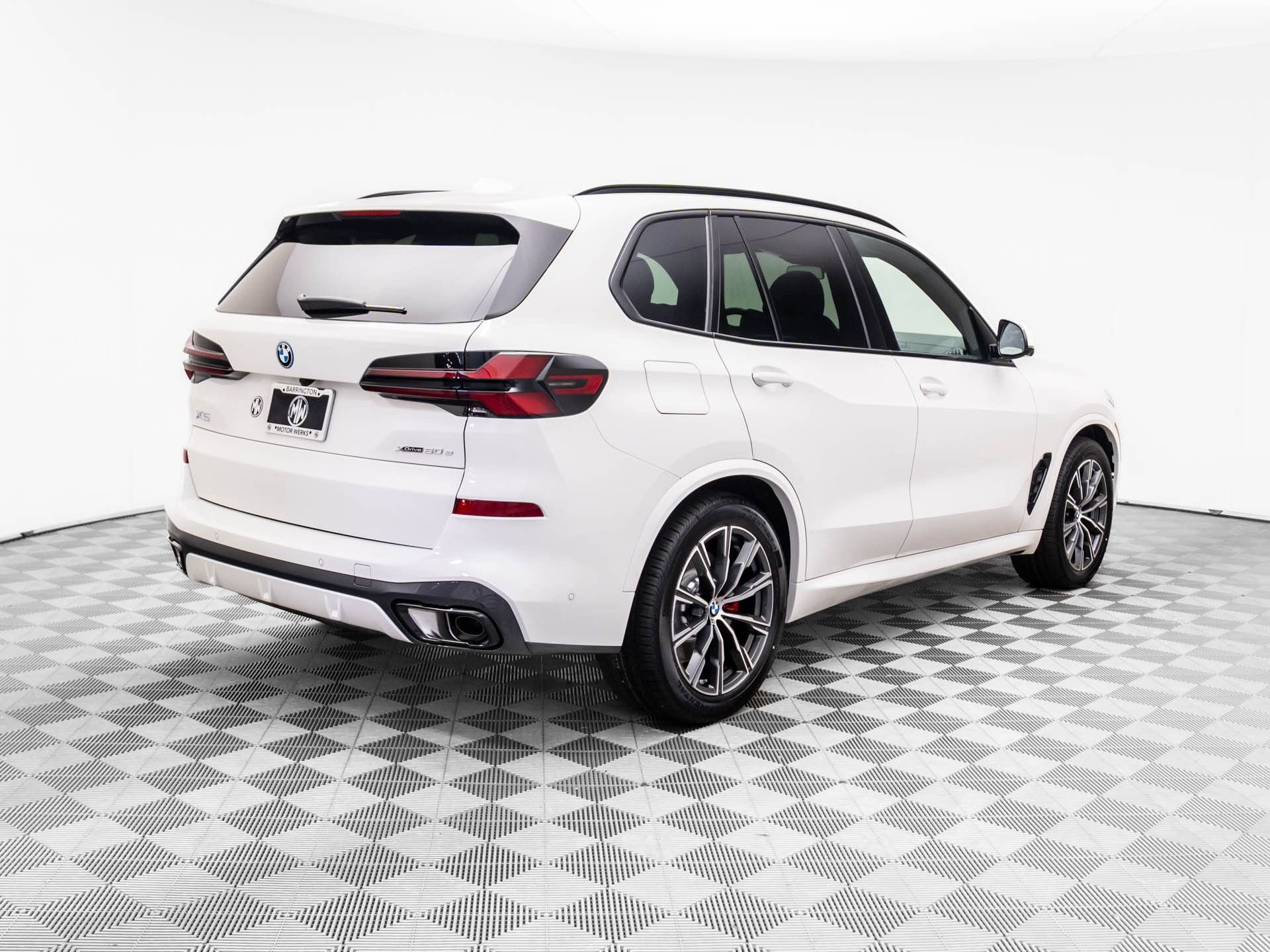 Used 2026 BMW X5 xDrive50e w/ M Sport Package AWD/4WD image 6