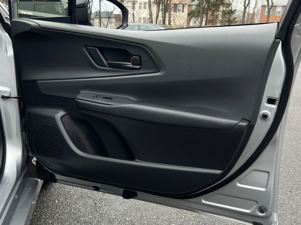 Used 2024 Toyota Prius LE image 9