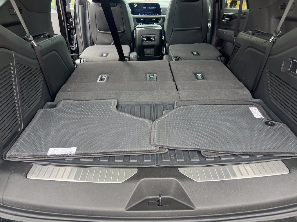 Used 2026 Chevrolet Tahoe Premier AWD/4WD image 24