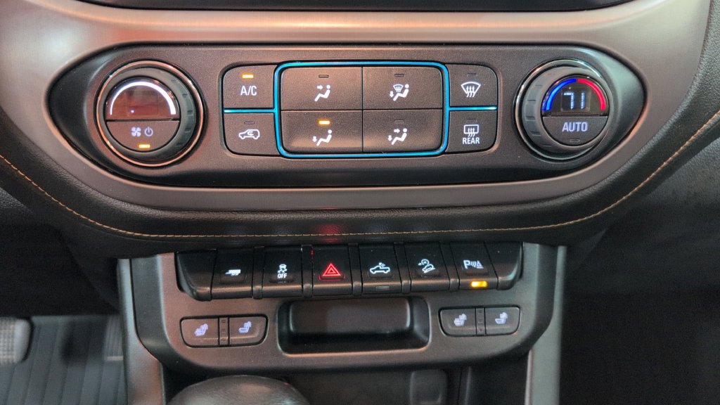 Used 2022 GMC Canyon AT4 w/ Trailering Package AWD/4WD image 14