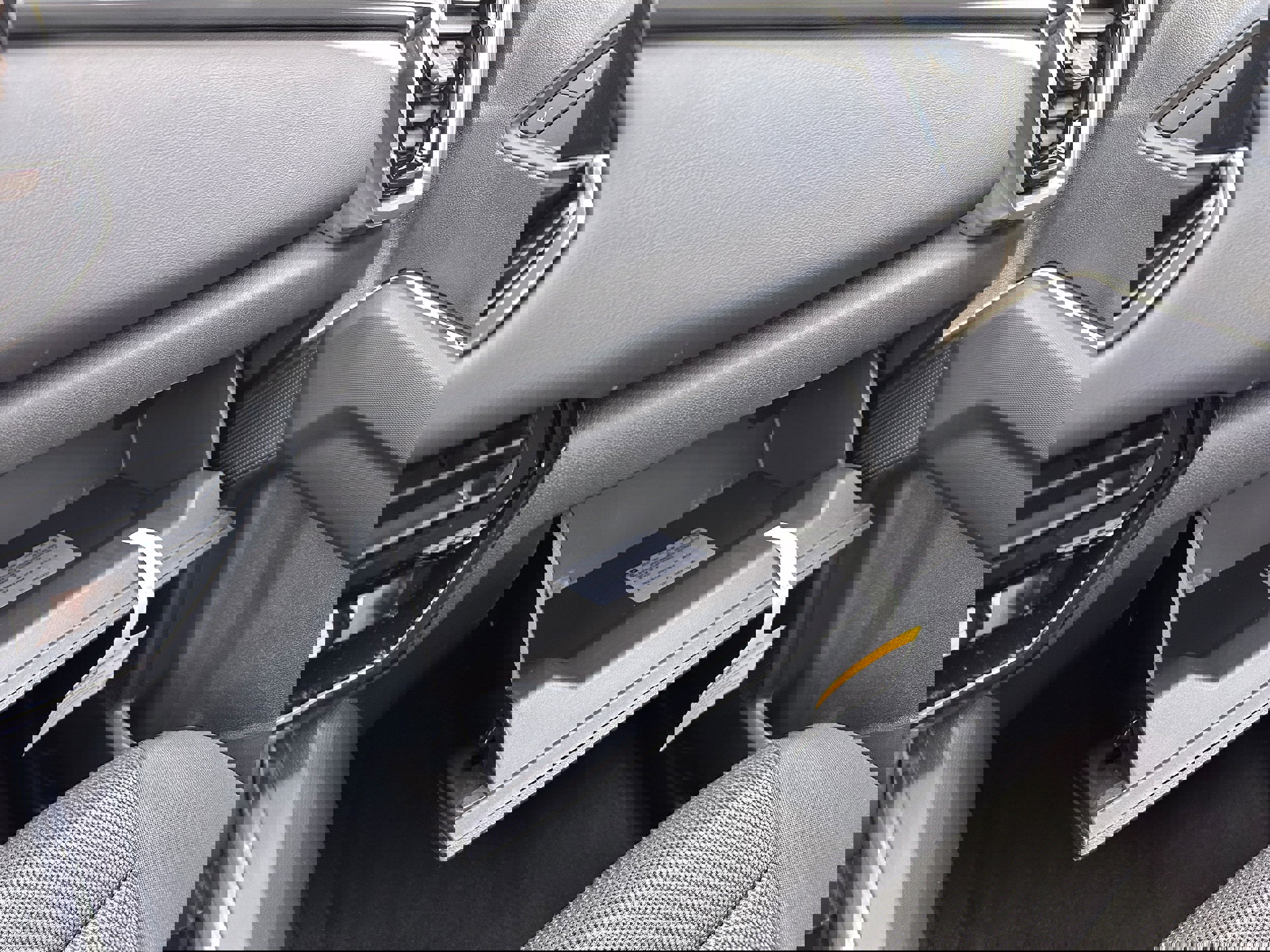 Used 2025 GMC Canyon Elevation w/ Convenience Package image 19