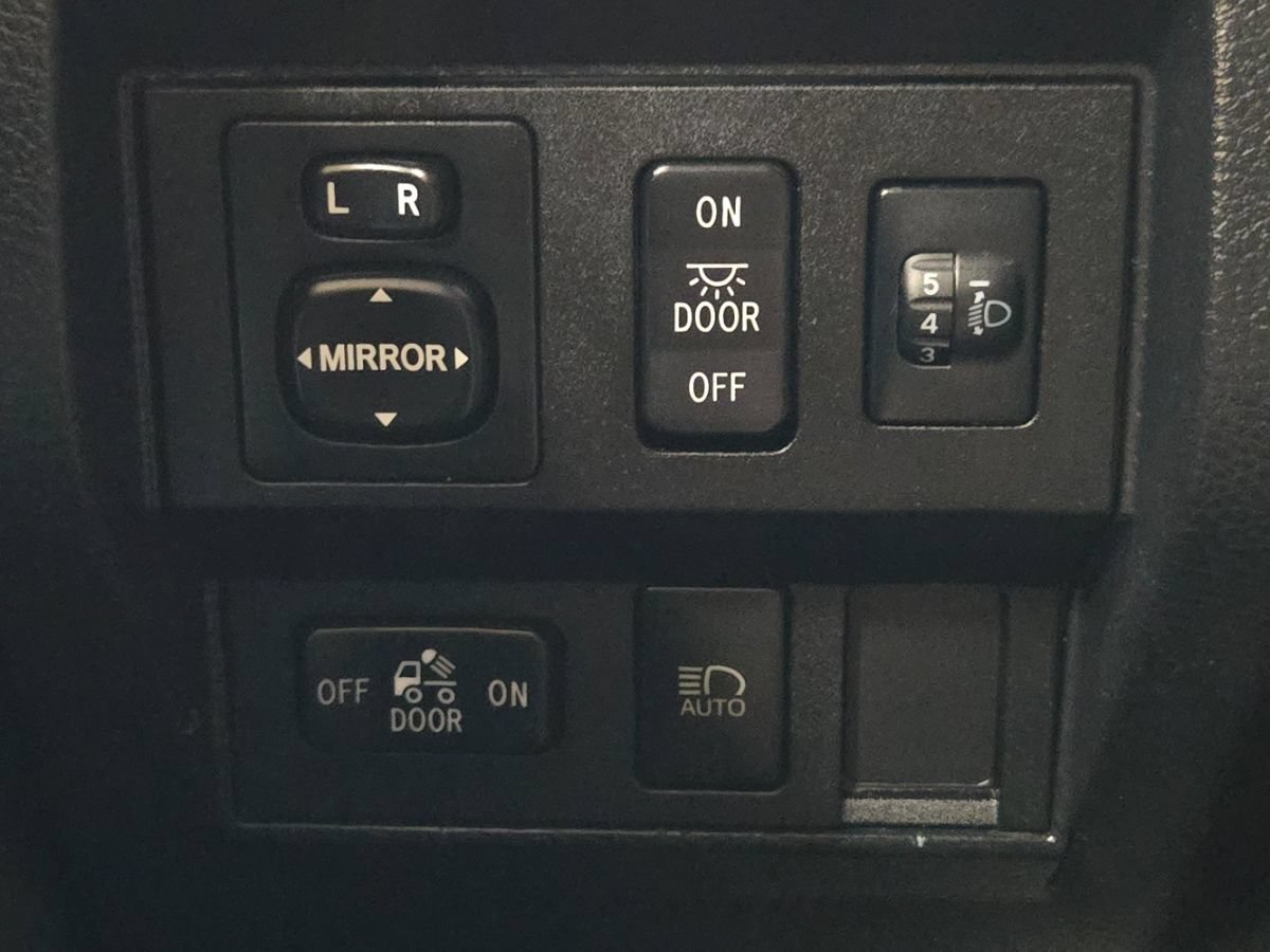 Used 2018 Toyota Tundra SR RWD image 37