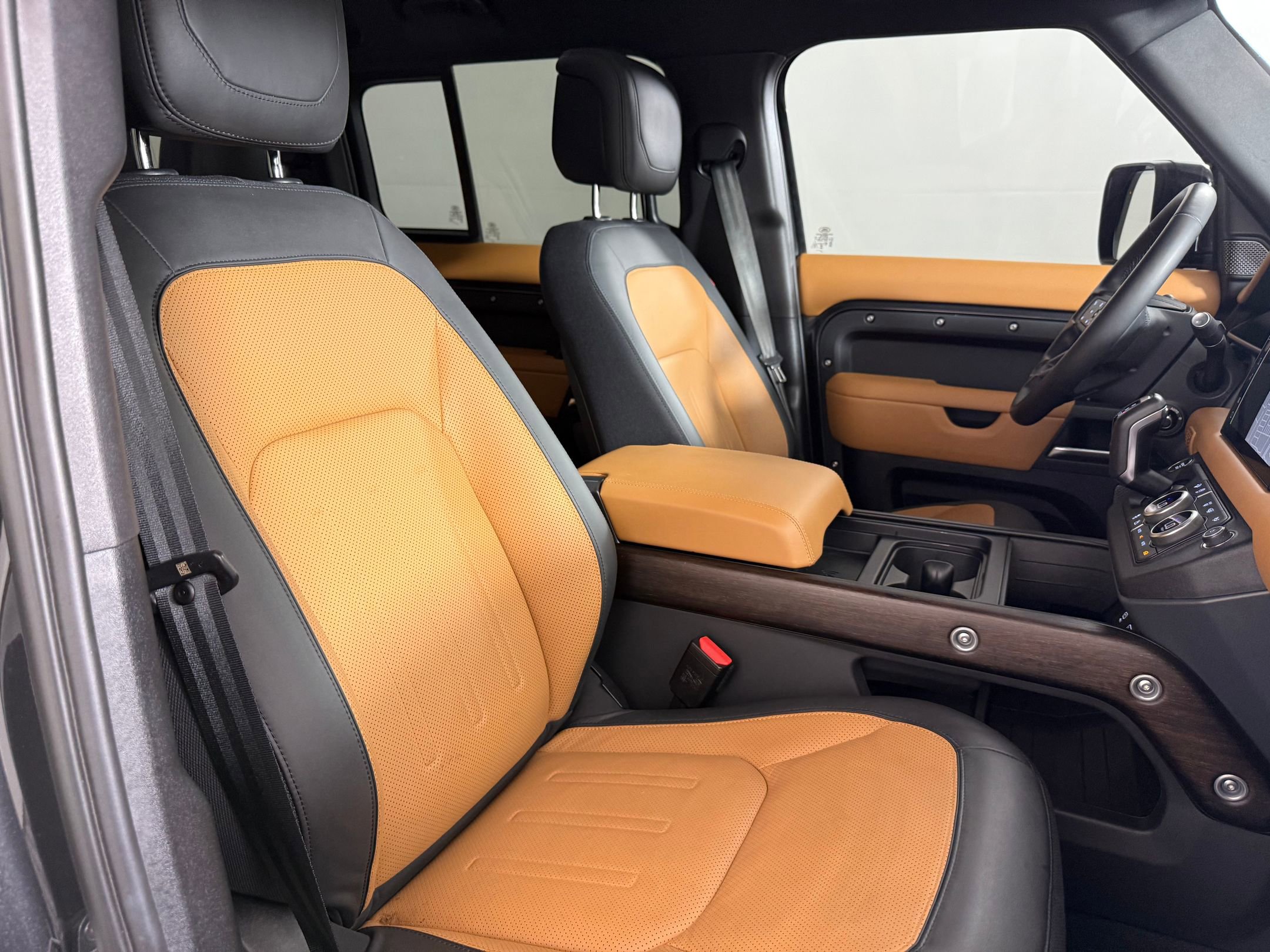 Used 2024 Land Rover Defender 110 X image 27