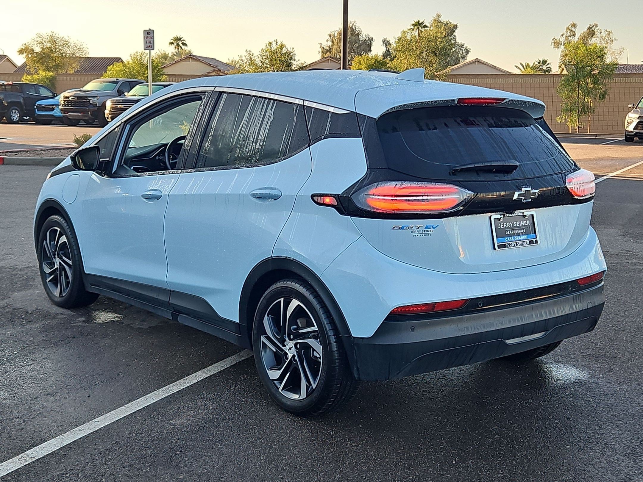 Certified 2023 Chevrolet Bolt LT w/ Infotainment Package FWD image 3