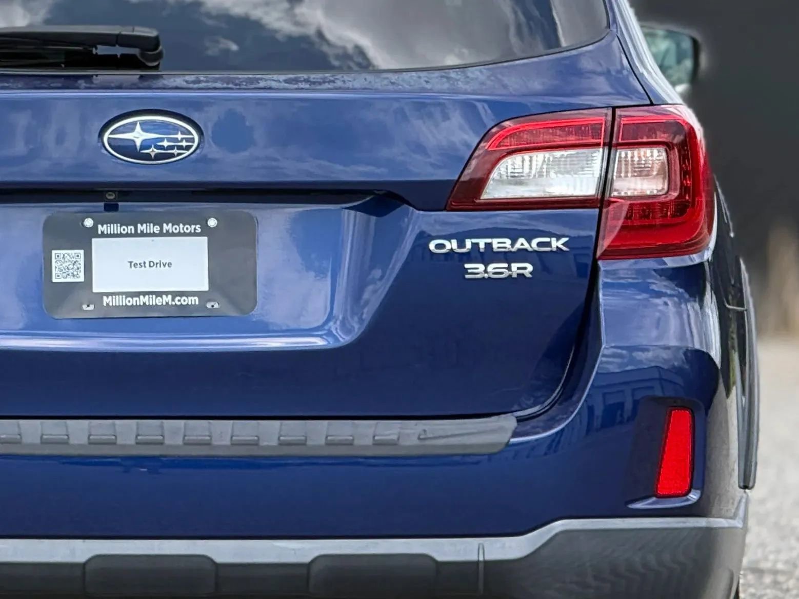 Used 2015 Subaru Outback 3.6R Limited AWD/4WD image 14